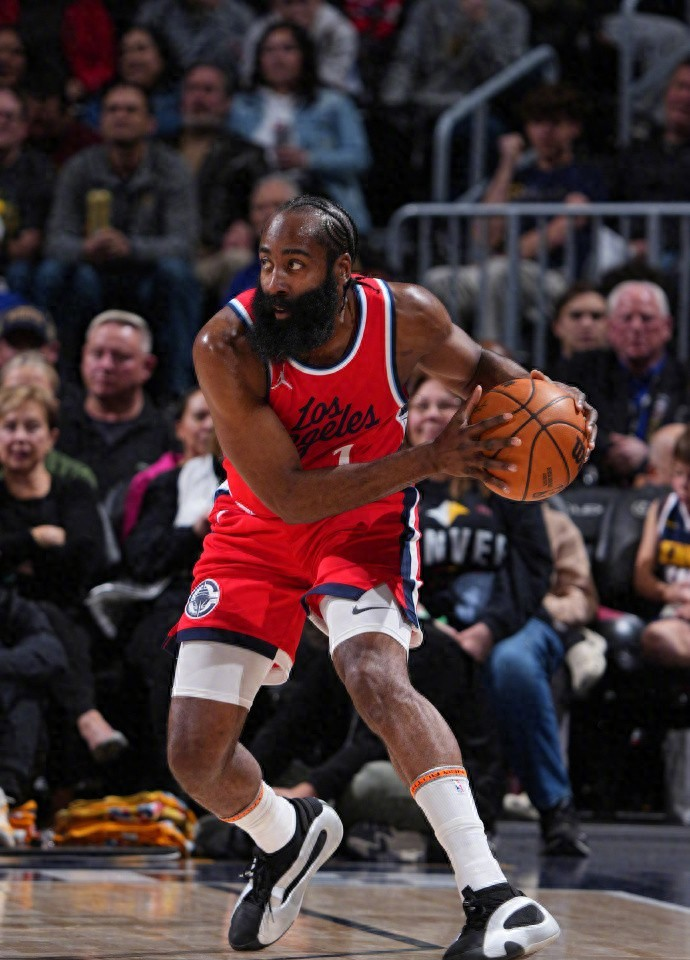 kaiyun官网-关于赛地聚焦：NBA常规赛赛前热度飙升；纽约尼克斯强势反弹；球迷炸锅；心理建设被强调的信息