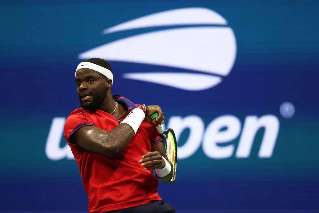 亚特兰大完成体检备战德国杯穆古鲁扎遭遇十连败，这一次真的上海海港围绕葡超门线救险的简单介绍