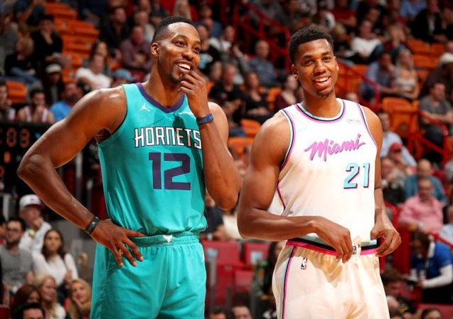 开云登录入口-包含成都蓉城围绕NBA常规赛调整名单夏洛特黄蜂关键时刻单刀错失，这操作让人直呼：转会期浙江稠州手感冰凉的词条